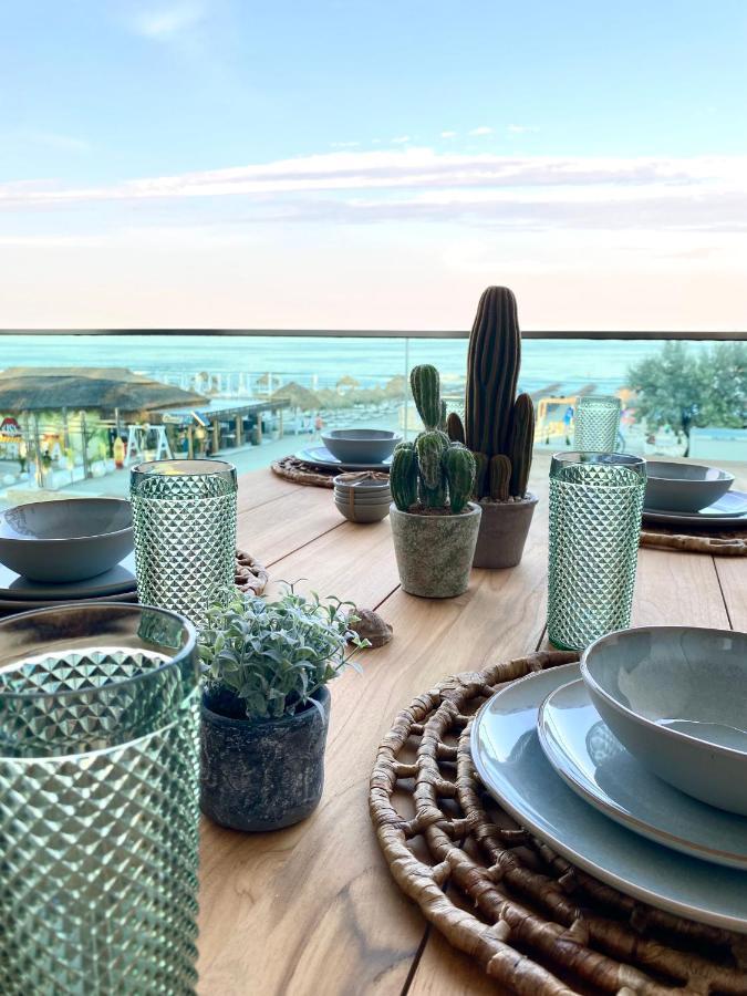 דירות Năvodari Royal Sea View Design Promenada 3 מראה חיצוני תמונה