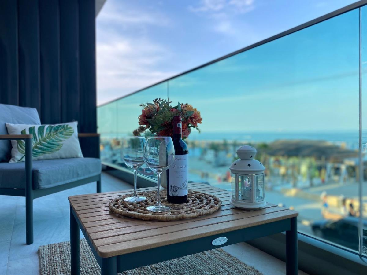 דירות Năvodari Royal Sea View Design Promenada 3 מראה חיצוני תמונה